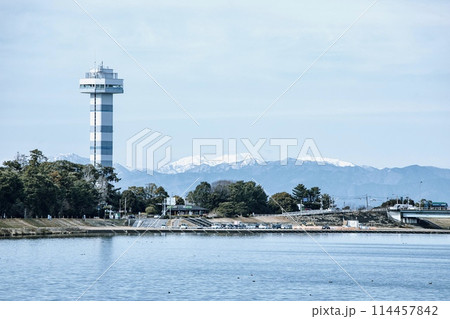 海津市、長良川と木曽三川公園の展望タワーの遠景 114457842