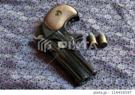 デリンジャー　拳銃　二連発 114458597