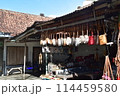 インドネシア、ジョグジャカルタのお土産屋さん 114459580