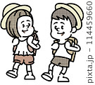 登校している小学生のイラスト 114459660