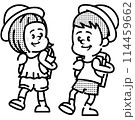 登校している小学生のイラスト 114459662