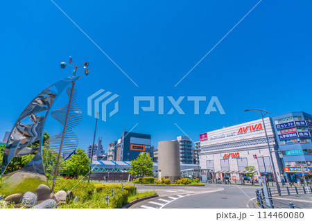 日本の藤沢都市景観 湘南台駅出入口（地下鉄・小田急・相鉄線）前などを望む 114460080