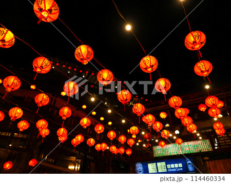 台湾・夜の九份（九分）老街 114460334