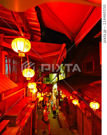 台湾・夜の九份（九分）老街 114460350