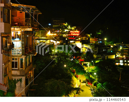 台湾・夜の九份（九分）老街 114460543