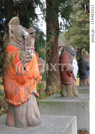 福茶釜の茂林寺　タヌキの置物1月 114461011