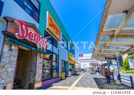 日本の藤沢都市景観 湘南台駅出入口(地下鉄・小田急・相鉄線)前などを望む 日本の藤沢都市景観 湘南台駅出入口(地下鉄・小田急・相鉄線)前などを望む 114461938