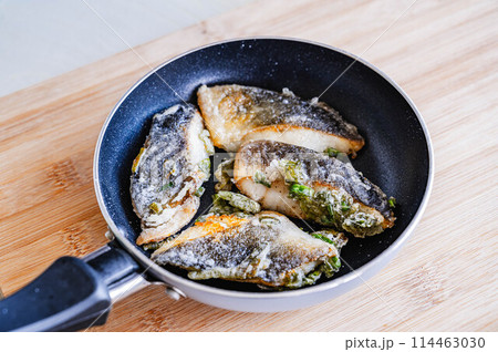 ホッケのムニエル 114463030