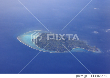 鹿児島県与論島(航空機から) 114463430