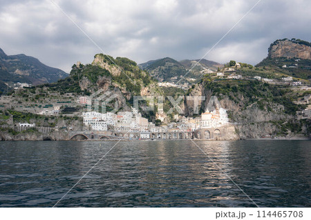 アマルフィ海岸の風景 114465708
