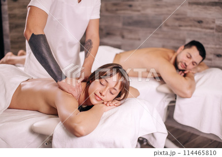 talented masseur giving increadibly relaxing massage talented masseur giving increadibly relaxing massage 114465810