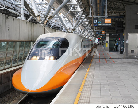 台湾高速鉄道　700T型　台中駅にて 114466196