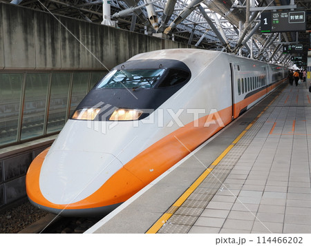 台湾高速鉄道　700T型　台中駅にて 114466202