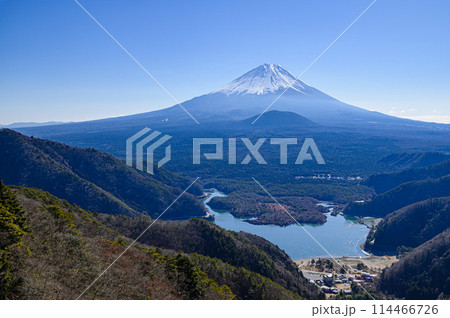 三方分山から見る富士山と精進湖 114466726