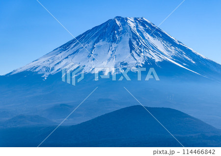 三方分山より望む大室山と富士山の絶景(子抱き富士) 三方分山より望む大室山と富士山の絶景(子抱き富士) 114466842