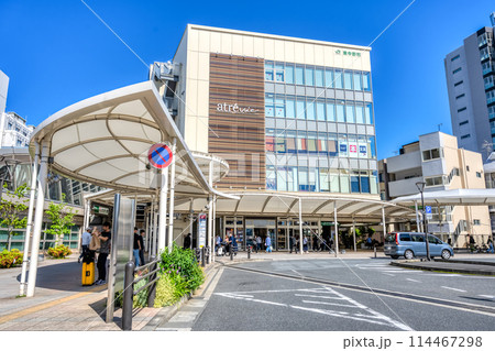 東京都中野区の都市風景　東中野駅 114467298