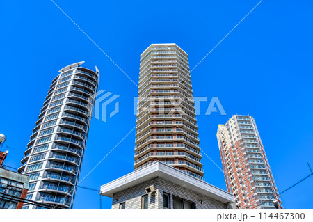東京都中野区の都市風景　東中野駅 114467300