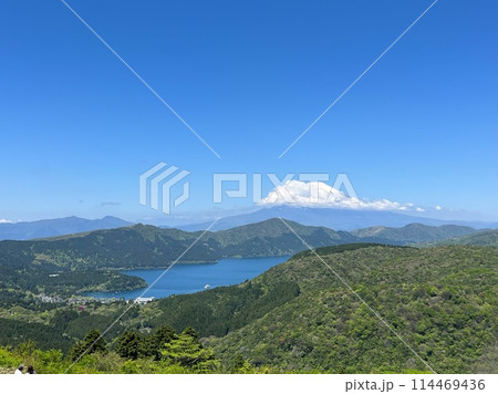 箱根ターンパイク_大観山展望台から望む箱根芦ノ湖と富士山 箱根ターンパイク_大観山展望台から望む箱根芦ノ湖と富士山 114469436