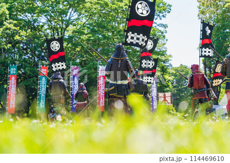 長篠合戦のぼりまつり、火縄銃の演武〈愛知県新城市〉 114469610