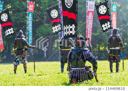 長篠合戦のぼりまつり、火縄銃の演武〈愛知県新城市〉 114469618