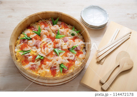 ちらし寿司　寿司　和食　ばら寿司 114472178