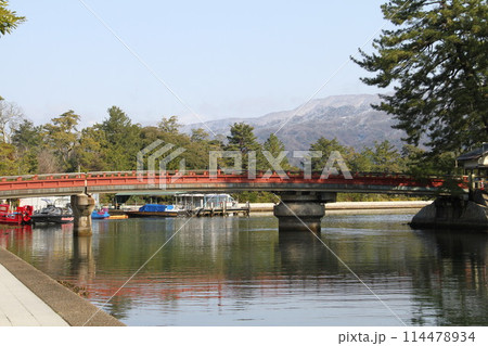 日本三景の京都天橋立の春風景 114478934