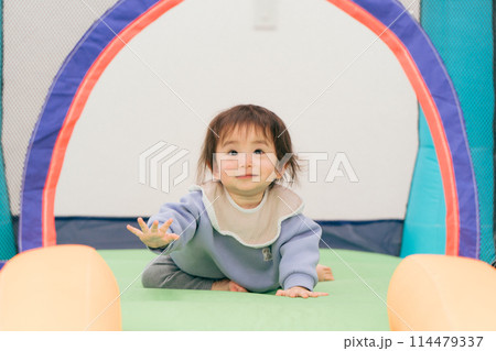 キッズスペース 赤ちゃん カラフル キッズスペース 赤ちゃん カラフル 114479337