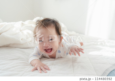 寝起き 昼寝 赤ちゃん 114480392