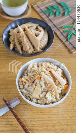 たけのこ料理イメージ｜タケノコの炊き込みご飯と煮物 114480630