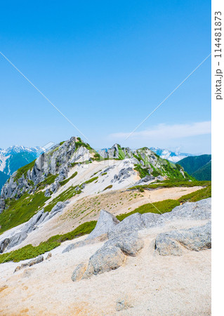 夏の燕岳登山（燕岳～北燕岳）の写真素材 [114481873] - PIXTA