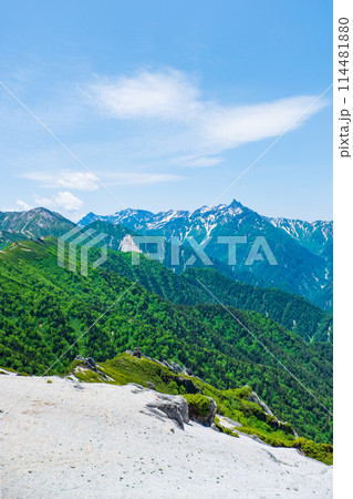 夏の燕岳登山（燕岳～北燕岳：大天井岳・穂高連峰・槍ヶ岳・笠ヶ岳を望む） 114481880