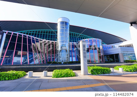 【香川県】晴天の高松空港ターミナルビル 114482074