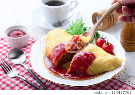 オムライス　洋食 114487768