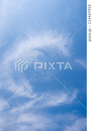 《雲景》変わった形の雲 114487958