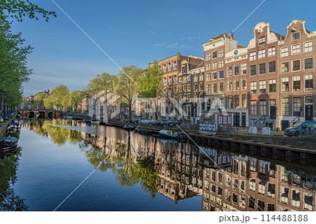 オランダ アムステルダム 運河沿いの風景 オランダ アムステルダム 運河沿いの風景 114488188