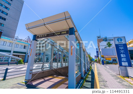 日本の藤沢都市景観 湘南台駅出入口(地下鉄・小田急・相鉄線)などを望む 日本の藤沢都市景観 湘南台駅出入口(地下鉄・小田急・相鉄線)などを望む 114491331