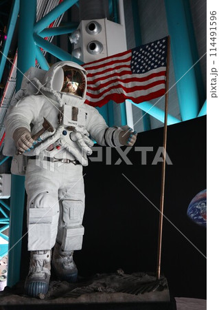 ケネディスペースセンター、アポロサターンⅤの宇宙飛行士 114491596