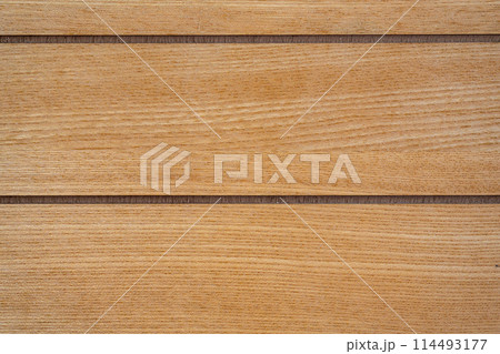 茶色い木目の壁 114493177