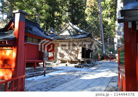 世界遺産 日光二荒山神社 神苑 神楽殿と日枝神社 114494378