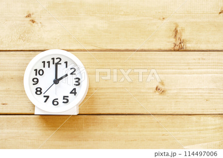 時計　時間　2時　14時　2：00　14：00 114497006