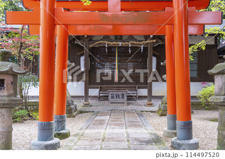 薬師寺孫太郎稲荷神社（奈良県奈良市西ノ京町） 114497520