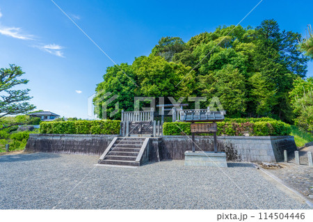 奈良県明日香村 第四十代天武天皇 第四十一代持統天皇 檜隈大内陵 奈良県明日香村 第四十代天武天皇 第四十一代持統天皇 檜隈大内陵 114504446
