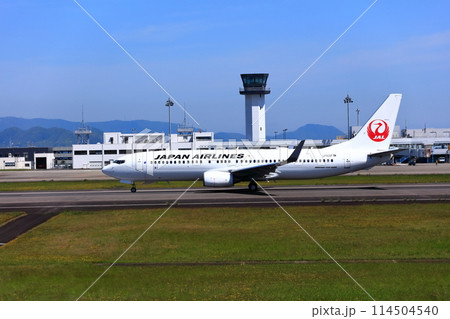 【香川県】離着陸する旅客機、ジェット機（高松空港） 114504540