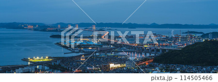香川県綾歌郡宇多津町の青ノ山からの瀬戸大橋の風景 114505466