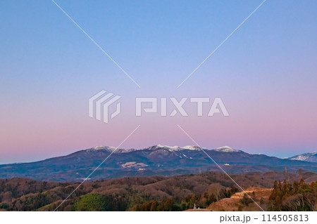 早朝の安達太良山 早朝の安達太良山 114505813
