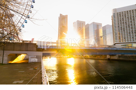 横浜みなとみらい夕日 横浜みなとみらい夕日 114506448
