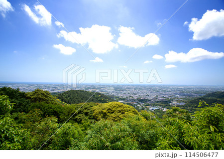 座談山の山頂からの景色(愛知県豊橋市自然歩道) 座談山の山頂からの景色(愛知県豊橋市自然歩道) 114506477