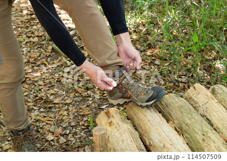 トレッキング　ハイキング　登山　イメージ 114507509