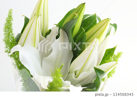 カサブランカ（白ゆり）の花束 114508343