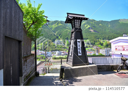 《岐阜県》下呂温泉湯の街通りの常夜灯 114510577